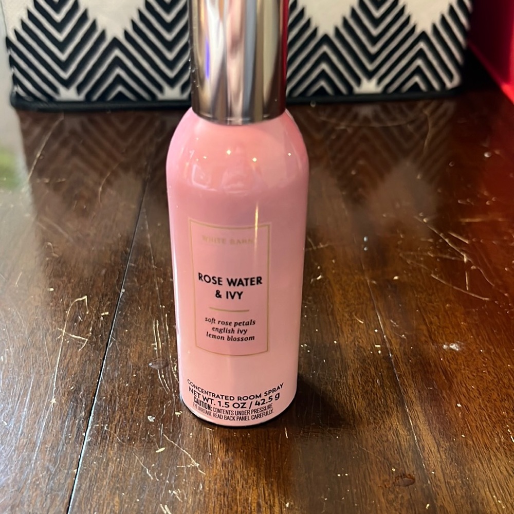 Bath and Body Works Rose Water & Ivy Room Spray